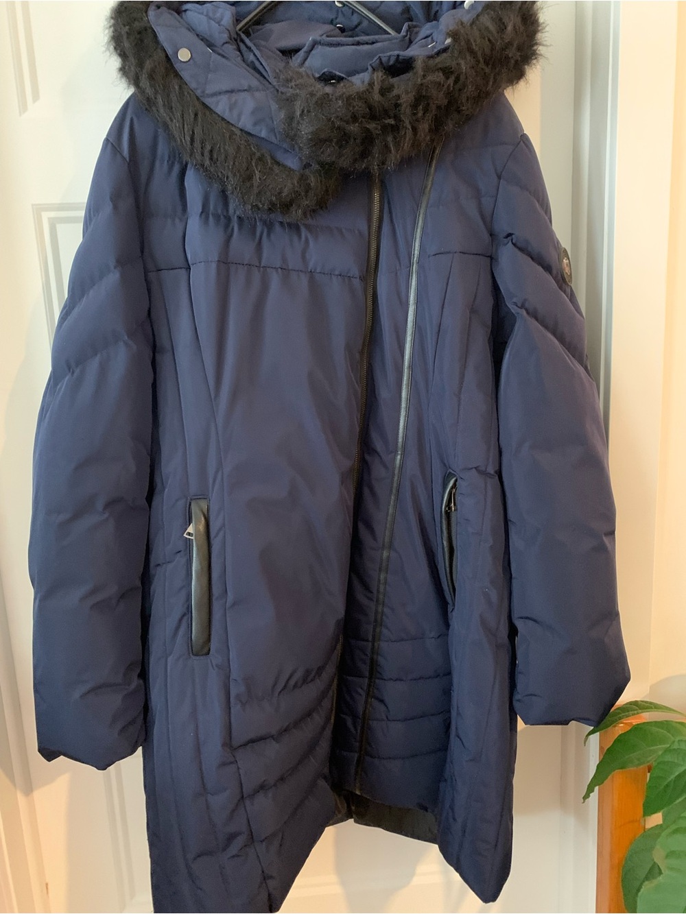 Oxygen , Women's Navy Puffer / parka Coat with Faux Fur Trim